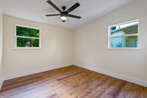 Casa en venta en Tampa, Florida, 4 dormitorios, 97.55 m2 № 1308992 - foto 22