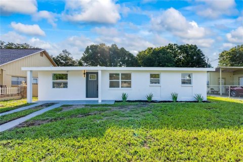 Villa ou maison à vendre à Tampa, Floride: 4 chambres, 97.55 m2 № 1308992 - photo 1