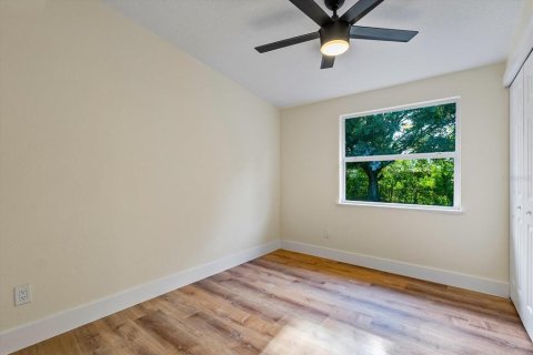 Casa en venta en Tampa, Florida, 4 dormitorios, 97.55 m2 № 1308992 - foto 17