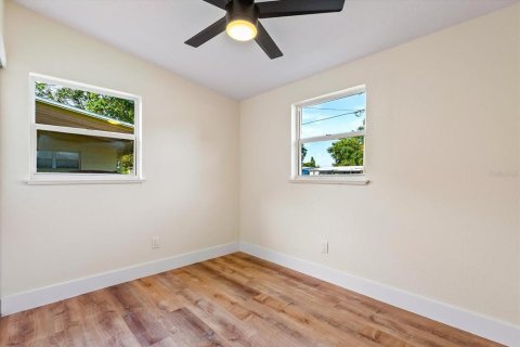 Casa en venta en Tampa, Florida, 4 dormitorios, 97.55 m2 № 1308992 - foto 20