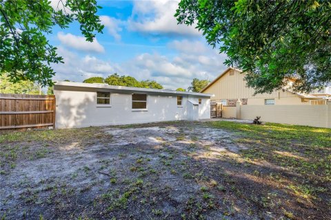 Casa en venta en Tampa, Florida, 4 dormitorios, 97.55 m2 № 1308992 - foto 27