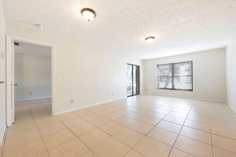 Condo in Stuart, Florida, 2 bedrooms  № 1135095 - photo 27