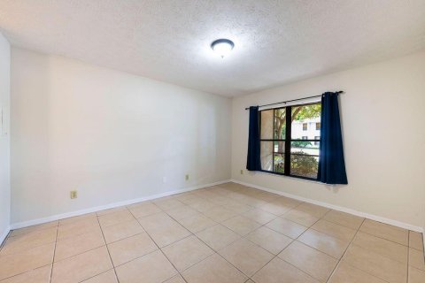 Condo in Stuart, Florida, 2 bedrooms  № 1135095 - photo 17