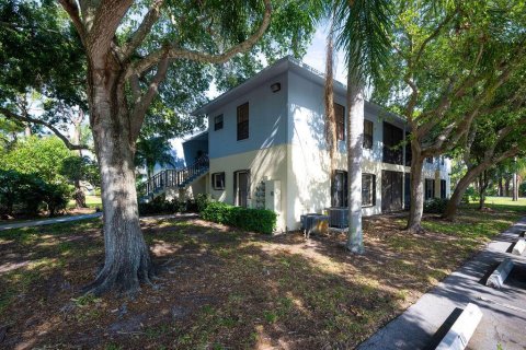 Condo in Stuart, Florida, 2 bedrooms  № 1135095 - photo 13