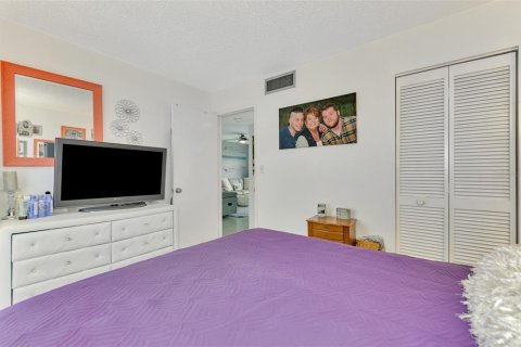 Condo in Punta Gorda, Florida, 2 bedrooms  № 1308602 - photo 27