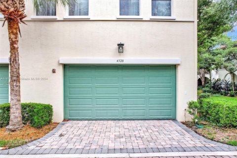 Townhouse in Cooper City, Florida 3 bedrooms, 118.91 sq.m. № 1391841 - photo 28