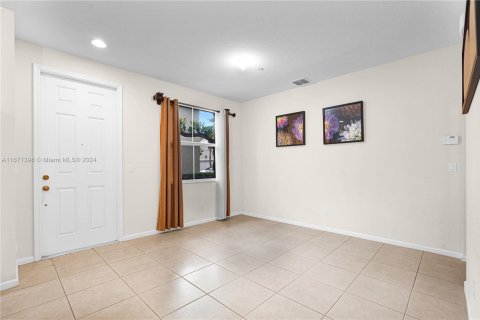 Townhouse in Cooper City, Florida 3 bedrooms, 118.91 sq.m. № 1391841 - photo 8