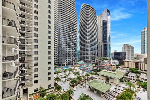 Condo in Miami, Florida, 1 bedroom  № 1391872 - photo 13