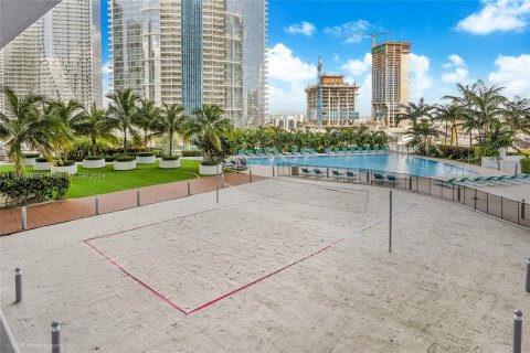 Condo in Miami, Florida, 1 bedroom  № 1391840 - photo 9