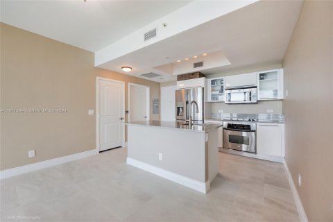 Condo in Miami, Florida, 1 bedroom  № 1391840 - photo 3