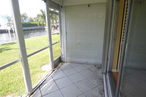 Condominio en venta en Pompano Beach, Florida, 2 dormitorios, 88.26 m2 № 1391843 - foto 8