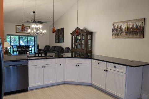 Copropriété à vendre à Boynton Beach, Floride: 2 chambres, 149.11 m2 № 1391873 - photo 13