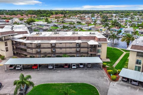 Copropriété à vendre à New Port Richey, Floride: 2 chambres, 144 m2 № 1255729 - photo 7