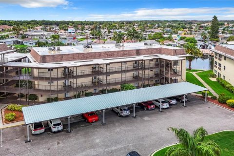 Copropriété à vendre à New Port Richey, Floride: 2 chambres, 144 m2 № 1255729 - photo 8