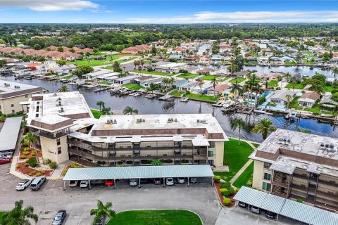 Copropriété à vendre à New Port Richey, Floride: 2 chambres, 144 m2 № 1255729 - photo 6