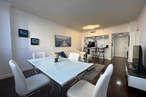 Condo in Miami, Florida, 1 bedroom  № 1237467 - photo 5