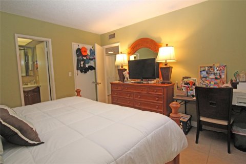 Condo in Pompano Beach, Florida, 2 bedrooms  № 1154224 - photo 13