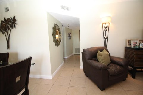 Condominio en venta en Pompano Beach, Florida, 2 dormitorios, 92.9 m2 № 1154224 - foto 15