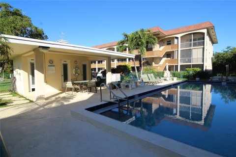 Condo in Pompano Beach, Florida, 2 bedrooms  № 1154224 - photo 8