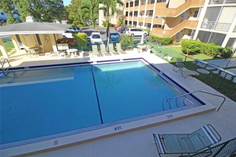 Condominio en venta en Pompano Beach, Florida, 2 dormitorios, 92.9 m2 № 1154224 - foto 1