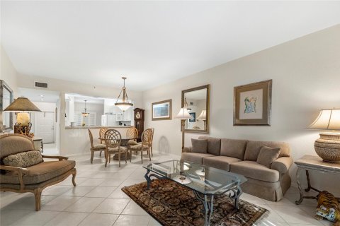 Condo in Tamarac, Florida, 2 bedrooms  № 788639 - photo 25