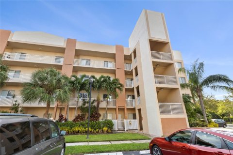 Condo in Tamarac, Florida, 2 bedrooms  № 788639 - photo 8