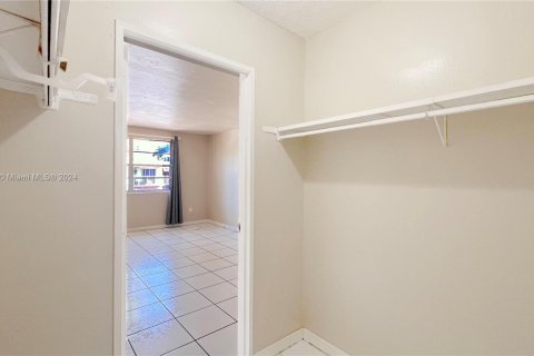 Condominio en venta en Doral, Florida, 2 dormitorios, 98.48 m2 № 1175644 - foto 14