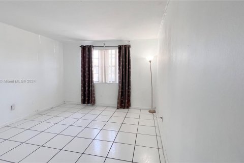 Condominio en venta en Doral, Florida, 2 dormitorios, 98.48 m2 № 1175644 - foto 20