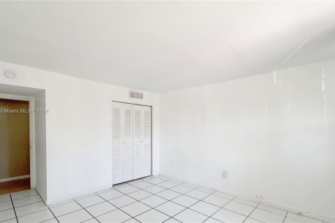 Condominio en venta en Doral, Florida, 2 dormitorios, 98.48 m2 № 1175644 - foto 19