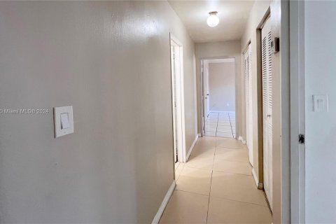 Condominio en venta en Doral, Florida, 2 dormitorios, 98.48 m2 № 1175644 - foto 7