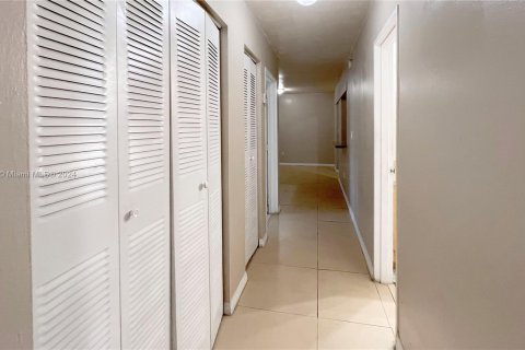 Condominio en venta en Doral, Florida, 2 dormitorios, 98.48 m2 № 1175644 - foto 9
