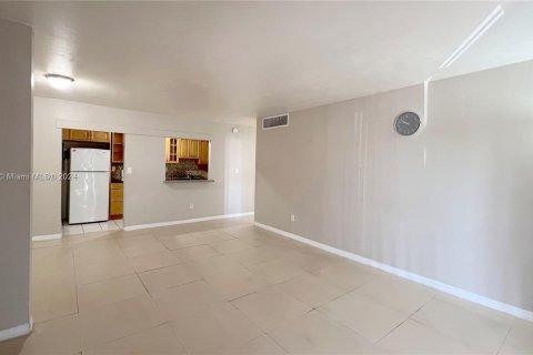 Condominio en venta en Doral, Florida, 2 dormitorios, 98.48 m2 № 1175644 - foto 2