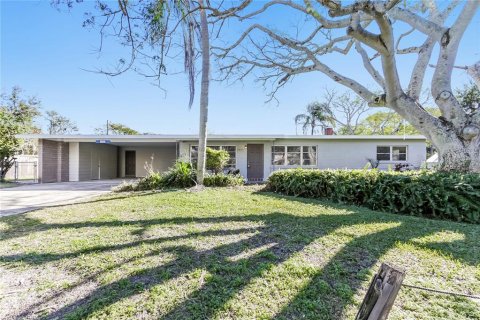 Villa ou maison à louer à Bradenton, Floride: 3 chambres, 136.01 m2 № 1351329 - photo 1