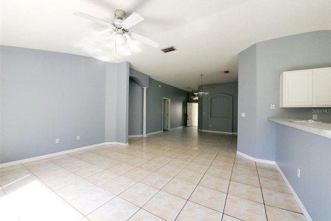 Villa ou maison à louer à Kissimmee, Floride: 3 chambres, 177.63 m2 № 1351327 - photo 8