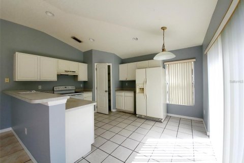 House in Kissimmee, Florida 3 bedrooms, 177.63 sq.m. № 1351327 - photo 6