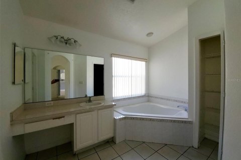 Casa en alquiler en Kissimmee, Florida, 3 dormitorios, 177.63 m2 № 1351327 - foto 10