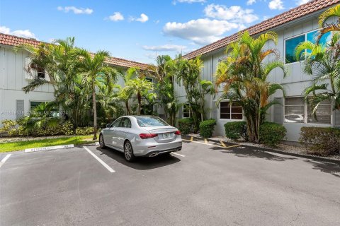 Condo in Oakland Park, Florida, 1 bedroom  № 1316714 - photo 25