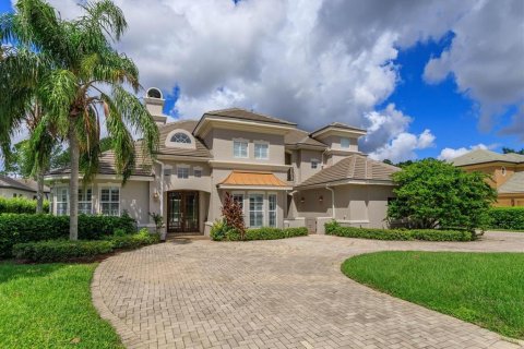 Casa en alquiler en Orlando, Florida, 5 dormitorios, 605.63 m2 № 1352400 - foto 1