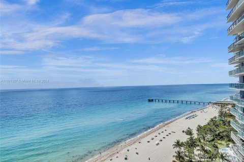 Condo in Sunny Isles Beach, Florida, 1 bedroom  № 1291901 - photo 13