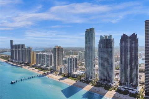 Condo in Sunny Isles Beach, Florida, 1 bedroom  № 1291901 - photo 11