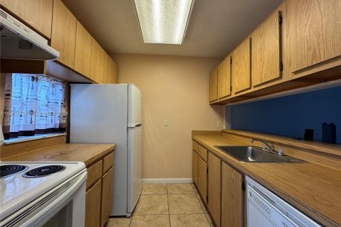 Condo in Miramar, Florida, 1 bedroom  № 1176166 - photo 8