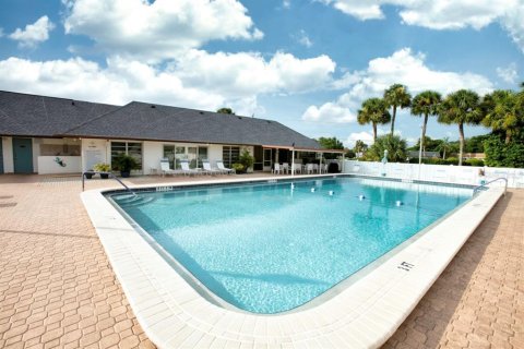 Condo in Bradenton, Florida, 2 bedrooms  № 1341539 - photo 11