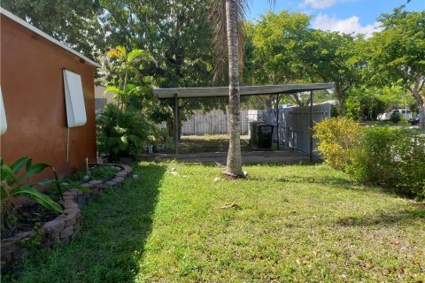 Villa ou maison à vendre à North Miami, Floride: 3 chambres, 99.41 m2 № 115168 - photo 17