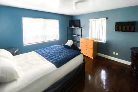 Casa en venta en North Miami, Florida, 3 dormitorios, 99.41 m2 № 115168 - foto 4