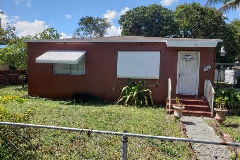 House in North Miami, Florida 3 bedrooms, 99.41 sq.m. № 115168 - photo 22