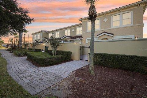 Townhouse in Davenport, Florida 4 bedrooms, 131.92 sq.m. № 1422317 - photo 2