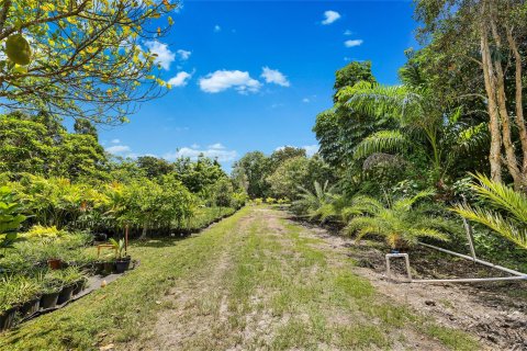 House in Southwest Ranches, Florida 3 bedrooms, 153.29 sq.m. № 1174493 - photo 15