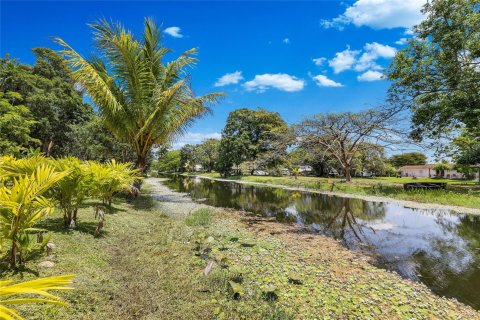 Casa en venta en Southwest Ranches, Florida, 3 dormitorios, 153.29 m2 № 1174493 - foto 13