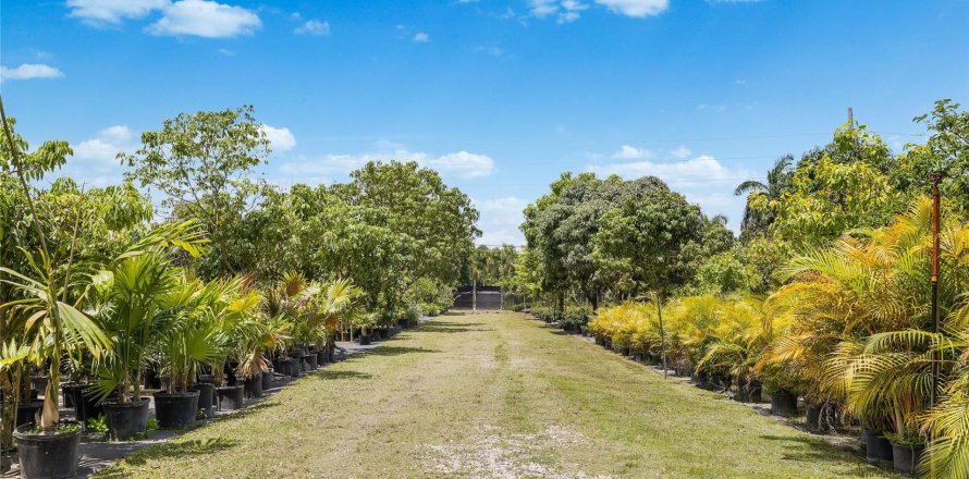 Villa ou maison à Southwest Ranches, Floride 3 chambres, 153.29 m2 № 1174493