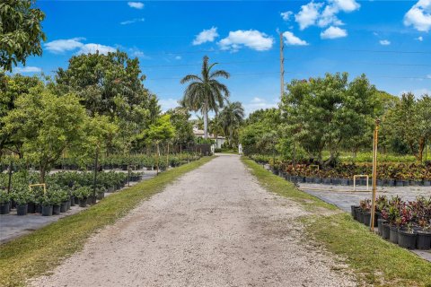 House in Southwest Ranches, Florida 3 bedrooms, 153.29 sq.m. № 1174493 - photo 21